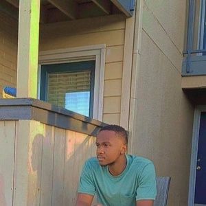 Meet your Posher, Emmany